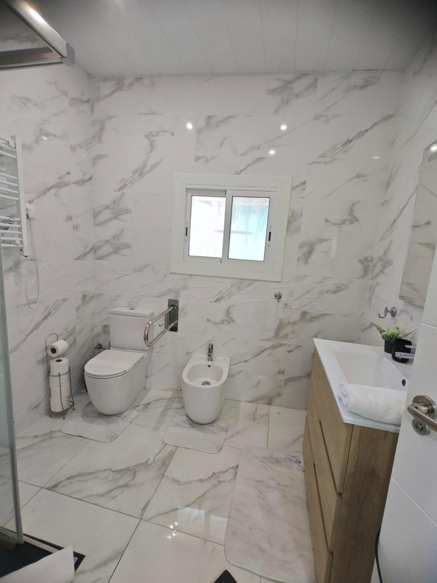 Relax House Barcelone Villa Sant Esteve Sesrovires Ngoại thất bức ảnh